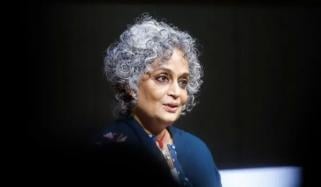 برلن فلم فیسٹیول کے جیوری چیئرمین کا غزہ پر بیان، اروندھتی رائے کا احتجاجاً شرکت سے انکار