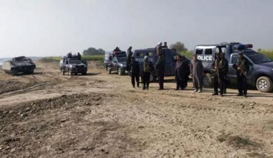 مظفر گڑھ: کچے کے علاقے میں 11 ڈاکوؤں نے ہتھیار ڈال دیے