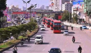  کراچی: ڈبل ڈیکر بس کے روٹس میں توسیع کر دی گئی