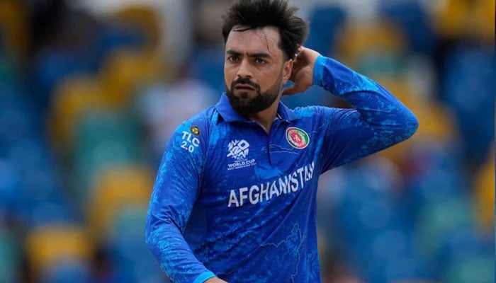 افغانستان کرکٹ ٹیم کے کپتان راشد خان— فائل فوٹو