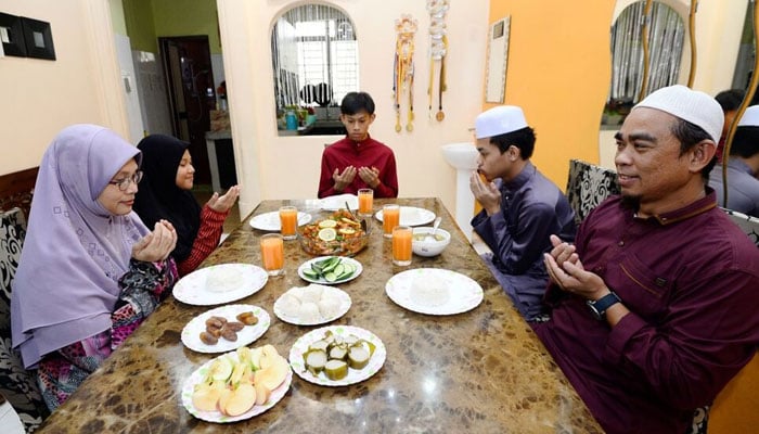 جنوب مشرقی ایشیائی ممالک میں رمضان کا چاند نظر نہیں آیا، پہلا روزہ 19 فروری کو ہوگا