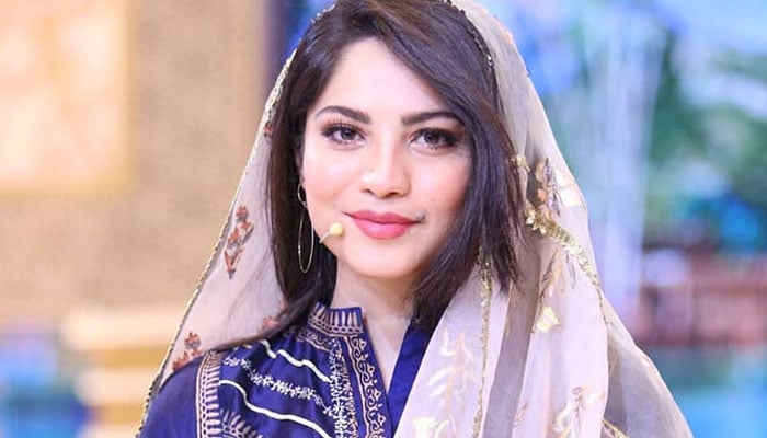 Neelam Muneer sends love and blessings for fans this Ramadan