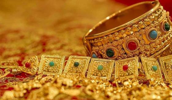 سونے کی قیمت میں بڑی کمی، فی تولہ کتنے کا ہو گیا؟