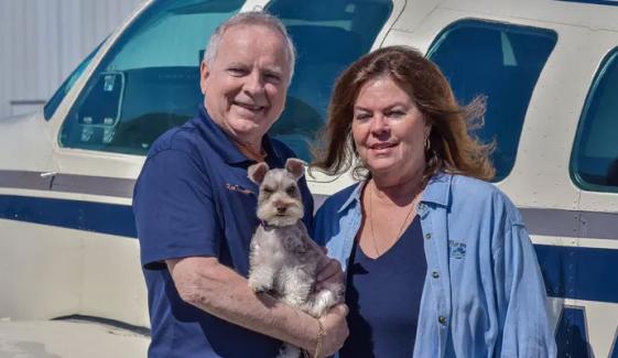 طیارہ حادثے میں میاں بیوی جاں بحق، پالتو کتا معجزانہ طور پر بچ گیا