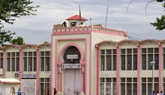 اڈیالہ جیل کے اطرف سیکیورٹی ہائی الرٹ، بانئ پی ٹی آئی کی بہنوں کو روک لیا گیا