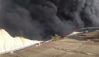 کراچی: ولیکا چورنگی کے قریب فیکٹری میں آگ لگ گئی