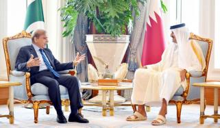 شہباز شریف اور امیر قطر کے درمیان ٹیلیفونک رابطہ، تعلقات مزید مضبوط بنانے کے عزم کا اعادہ