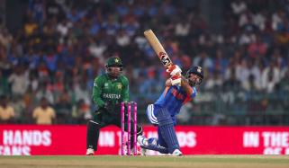 برطانوی، بھارتی صحافیوں کی بھارتی کھلاڑیوں کے پاکستانی ٹیم سے ہاتھ نہ ملانے پر کڑی تنقید