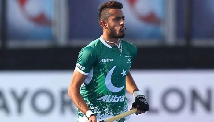 موجودہ ہاکی مینجمنٹ کے ساتھ بالکل کام نہیں کرسکتے، کپتان عماد بٹ