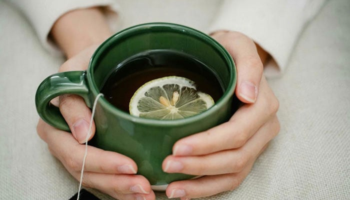 سبز چائے پیتے وقت یہ 8 غلطیاں ہرگز نہ کریں