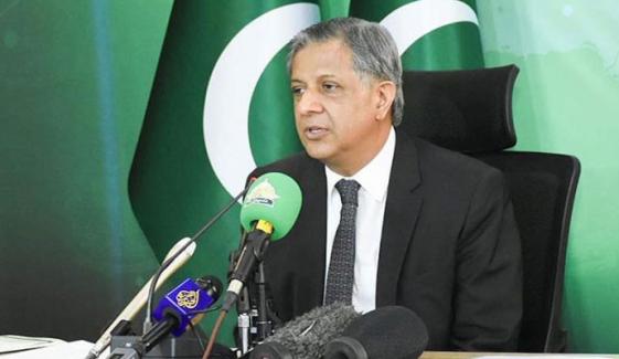 اس عمر میں بانئ پی ٹی آئی کی 1 آنکھ کی بینائی 6/6 ہونا معجزے سے کم نہیں: اعظم نذیر تارڑ