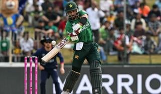 T20 ورلڈ کپ: پاکستان کی نمیبیا کیخلاف بیٹنگ جاری