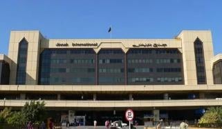 کراچی: جناح انٹرنیشنل ایئرپورٹ کے امیگریشن کاؤنٹرز پر عملہ غائب، مسافر پریشان 