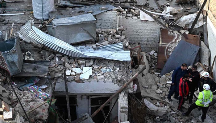 کراچی: رہائشی عمارت میں گیس لیکج سے دھماکا، 3 جاں بحق