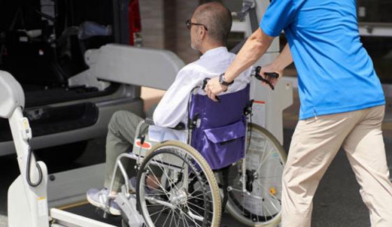 جائیداد نرس کو ورثے میں ملنے کا ڈر، ورثاء دادا کو اسپتال سے لے اڑے