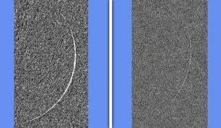 دن کی روشنی میں رمضان المبارک کے چاند کی نایاب ْتصویر