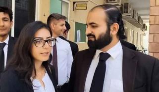 لڑائی جھگڑا و احتجاج کیس، ایمان مزاری اور ہادی علی چٹھہ کی ضمانت منظور