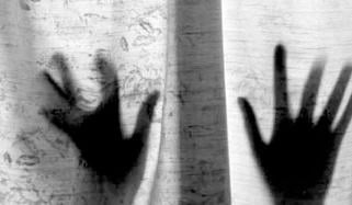 لاہور: نوکری کا جھانسہ دیکر خاتون سے اجتماعی زیادتی، گردہ بھی نکال لیا گیا