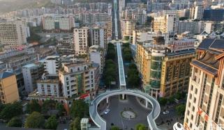 چین میں دنیا کا سب سے طویل آؤٹ ڈور ایسکلیٹر سسٹم تیار