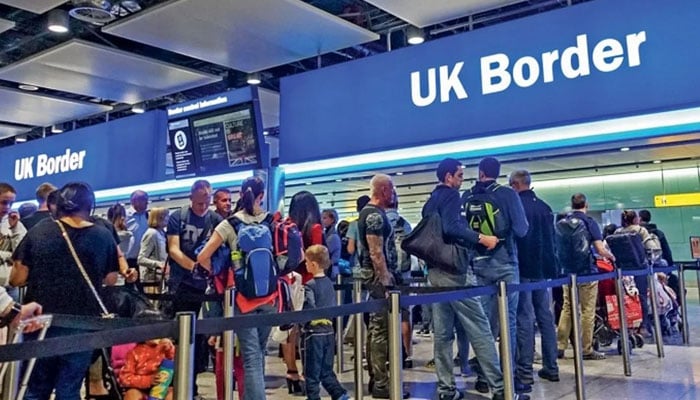 برطانیہ: بدھ سے دوہری شہریت والوں پر نئے قواعد نافذ ہوں گے