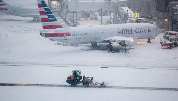 امریکا: شمال مشرقی علاقوں میں شدید برفانی طوفان، 11ہزار پروازیں منسوخ