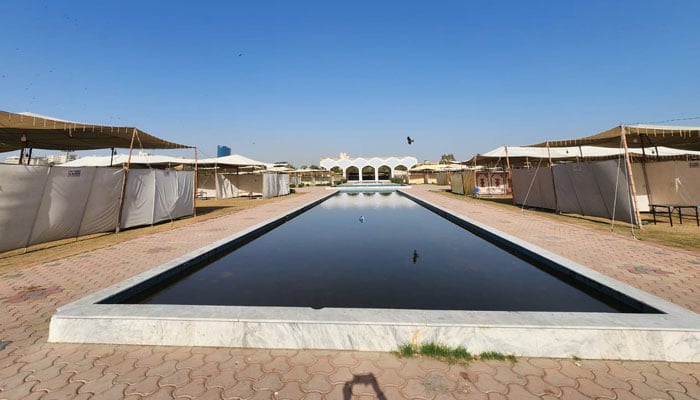 متاثرین گل پلازہ کیلئے بارہ دری میں 300 دکانوں کا بازار سجا دیا گیا