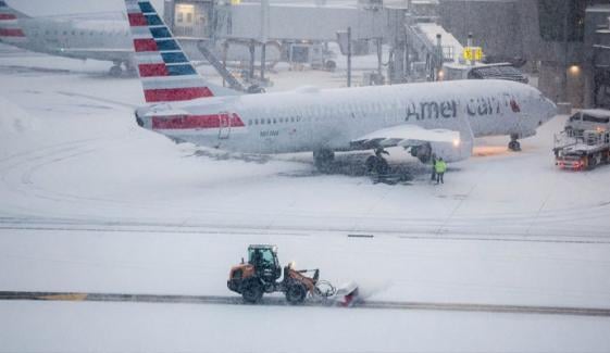 امریکا: شمال مشرقی علاقوں میں شدید برفانی طوفان، 11ہزار پروازیں منسوخ