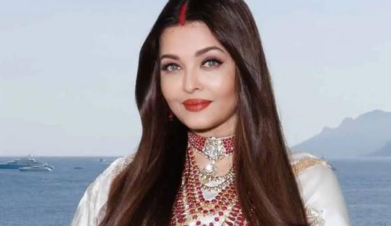 ایشوریہ کے 400 کلو زیورات کی حفاظت پر 5 سیکیورٹی گارڈ مامور تھے، نیا انکشاف