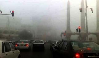 کراچی کے مختلف علاقوں میں دھند کا راج
