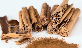 پھلوں پر دارچینی پاؤڈر چھڑکنے کے شوگر لیول پر حیران کن اثرات