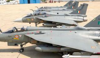 بھارت نے مقامی ساختہ تیجس لڑاکا طیاروں کا مکمل فلیٹ گراؤنڈ کردیا