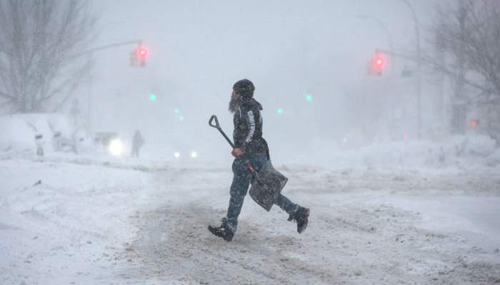 Blizzard warning: Record snow causes chaos, cancels thousands of flights
