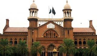 لاہور ہائیکورٹ نے نجی میڈیکل کالجز کو طلبہ سے اضافی داخلہ فیس وصولی سے روک دیا