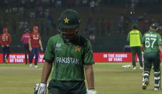 ٹی20 ورلڈکپ سپر ایٹ، پاکستان کا انگلینڈ کیخلاف ٹاس جیت کر بیٹنگ کا فیصلہ