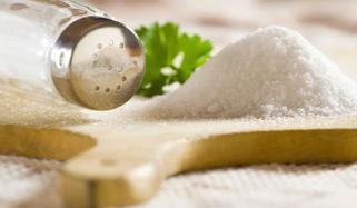 کھانے میں اضافی نمک سے ڈپریشن کے خطرات 25 فیصد تک بڑھ جاتے ہیں، تحقیق