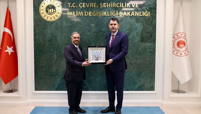 وزیر ماحولیات مراد کُرم  — تصویر بشکریہ رپورٹر