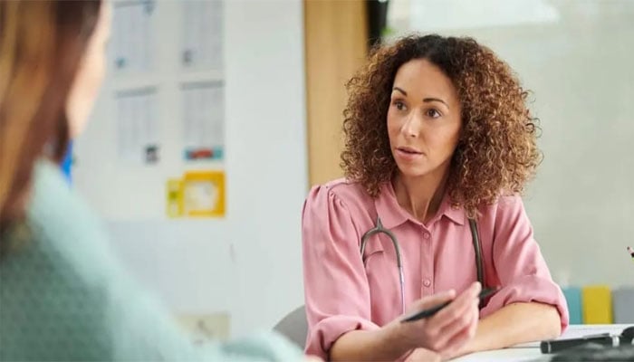 برطانیہ: ایمرجنسی میں آنے والے مریضوں کو ترجیح دینے کی ہدایت