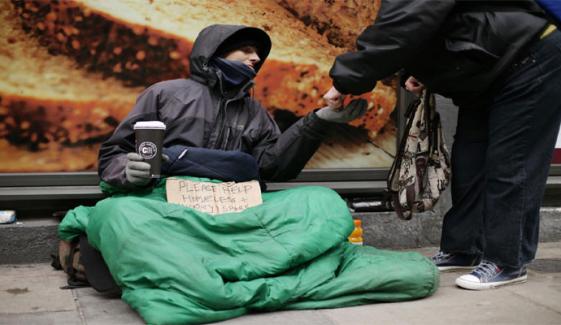 برطانیہ میں بےگھر نوجوانوں کی تعداد ایک برس میں 7 ہزار ہوگئی 