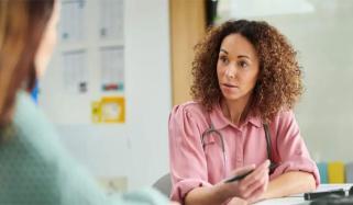 برطانیہ: ایمرجنسی میں آنے والے مریضوں کو ترجیح دینے کی ہدایت