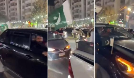 کراچی کے نوجوان کی پاک فوج کے حق میں ریلیاں