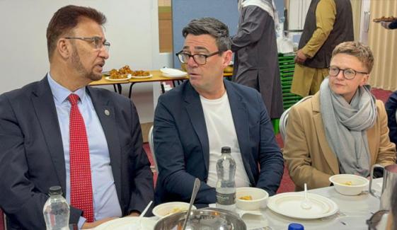 مسجد وکٹوریہ پارک واقعہ، وزیر اعظم کیئر اسٹارمر کے ساتھ رابطے میں ہوں، ایم پی افضل خان