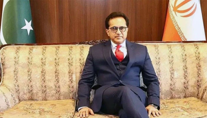 تہران میں پاکستانی سفیر مدثر ٹیپو —فائل فوٹو