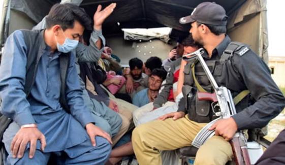 کوئٹہ: غیرقانونی مقیم افغانیوں کیخلاف کریک ڈاؤن، 200 گرفتار، ڈی سی