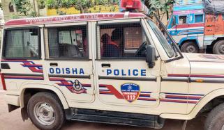 بھارت: بوائےفرینڈ کے ہاتھوں زیادتی کا شکار لڑکی کو اجنبی نے عصمت دری کا نشانہ بناکر قتل کر ڈالا