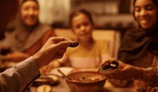 بچوں کو روزہ کس عمر میں رکھوانا چاہیے؟