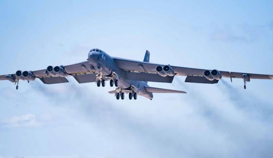 امریکی فوج نے پہلی بار ایرانی سرزمین پر بی 52 بمبار طیاروں کی پرواز شروع کردی