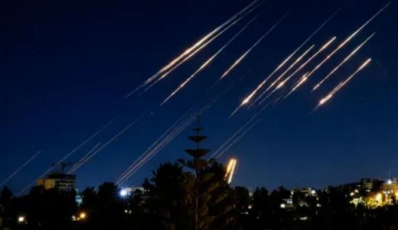 ایران کے آپریشن وعدہ صادق کی 90 ویں لہر، امریکا کی ہیوی میٹل تنصیبات بھی نشانہ 