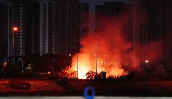 عراق میں امریکی اڈے پر حملے کے بعد آگ بھڑک اٹھی۔ ایران کا حیفہ اور تل ابیب کے 25 مقامات کو بھی نشانہ بنانے کا دعویٰ 