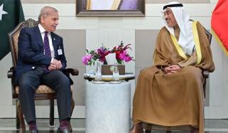 وزیراعظم کا کویت کے ولی عہد سے ٹیلیفونک رابطہ، حملوں سے جانی نقصان پر اظہار افسوس