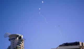 تل ابیب: ایرانی میزائل حملوں کی اطلاع، سائرن بجنے لگے، ہائی الرٹ جاری